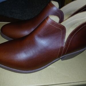 Nisolo Women's Chestnut Leather Ankle Boots